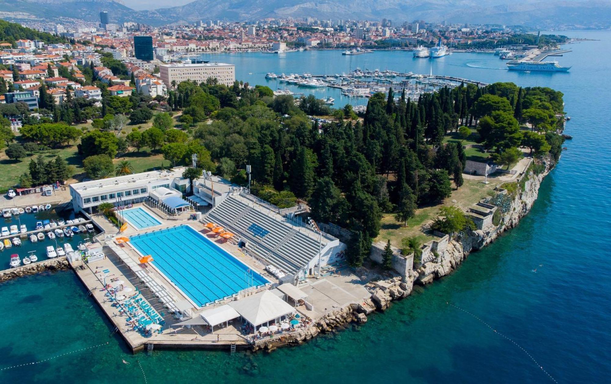 Beachfront Apartment Drazen, With Garden And Parking Split Extérieur photo