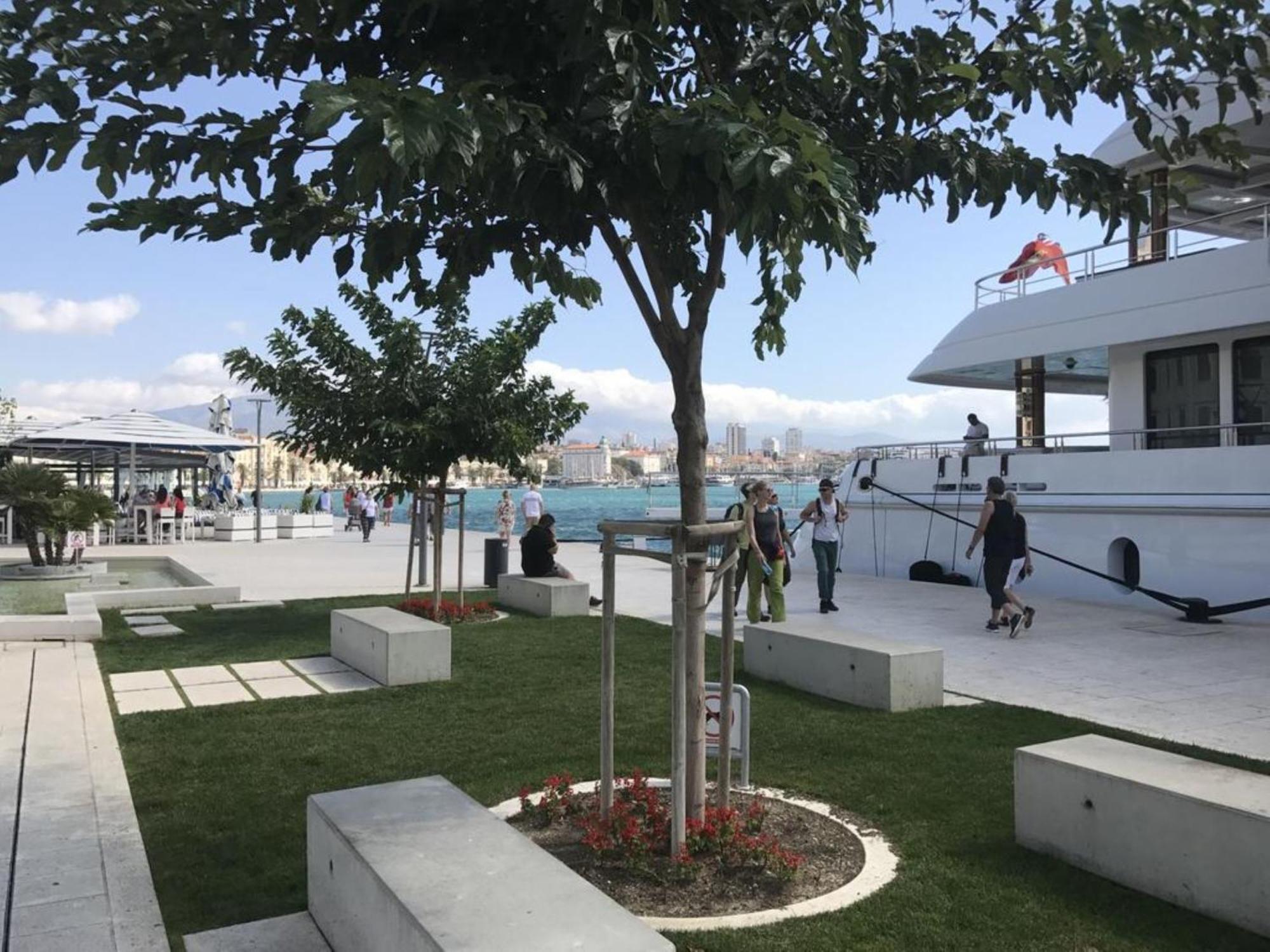 Beachfront Apartment Drazen, With Garden And Parking Split Extérieur photo