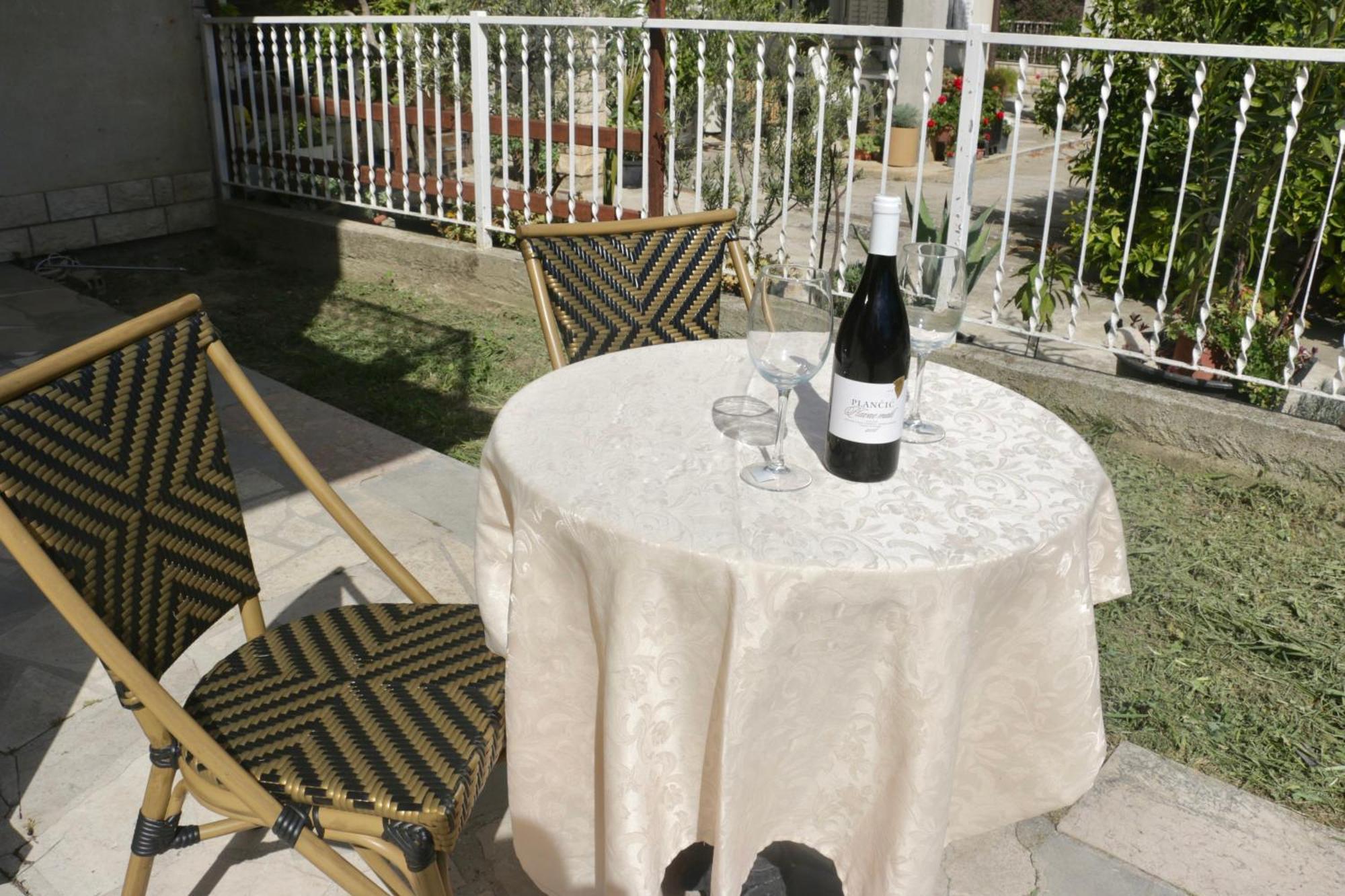 Beachfront Apartment Drazen, With Garden And Parking Split Extérieur photo
