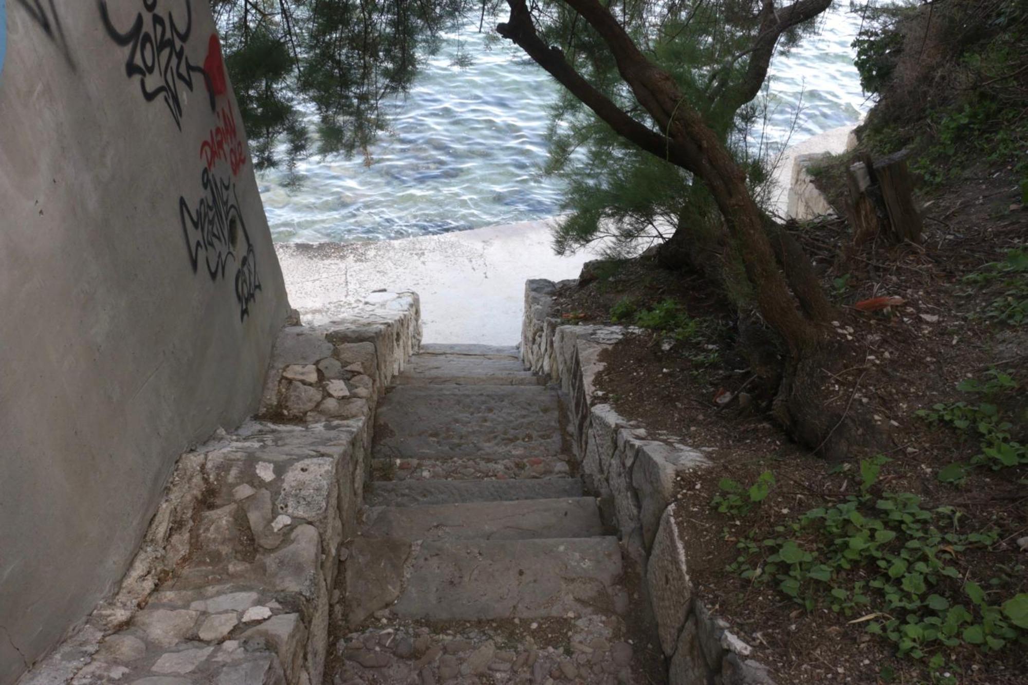Beachfront Apartment Drazen, With Garden And Parking Split Extérieur photo