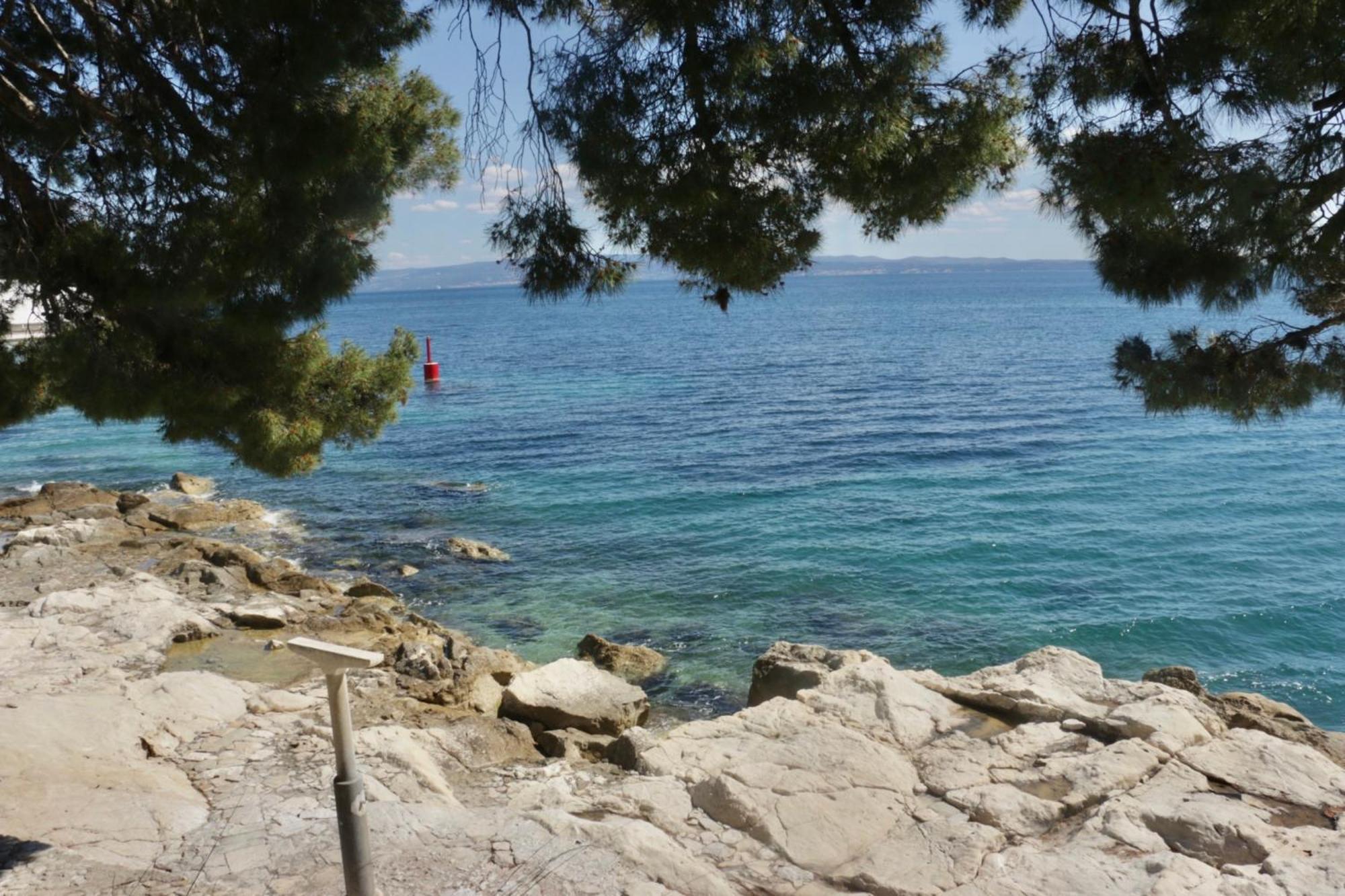 Beachfront Apartment Drazen, With Garden And Parking Split Extérieur photo