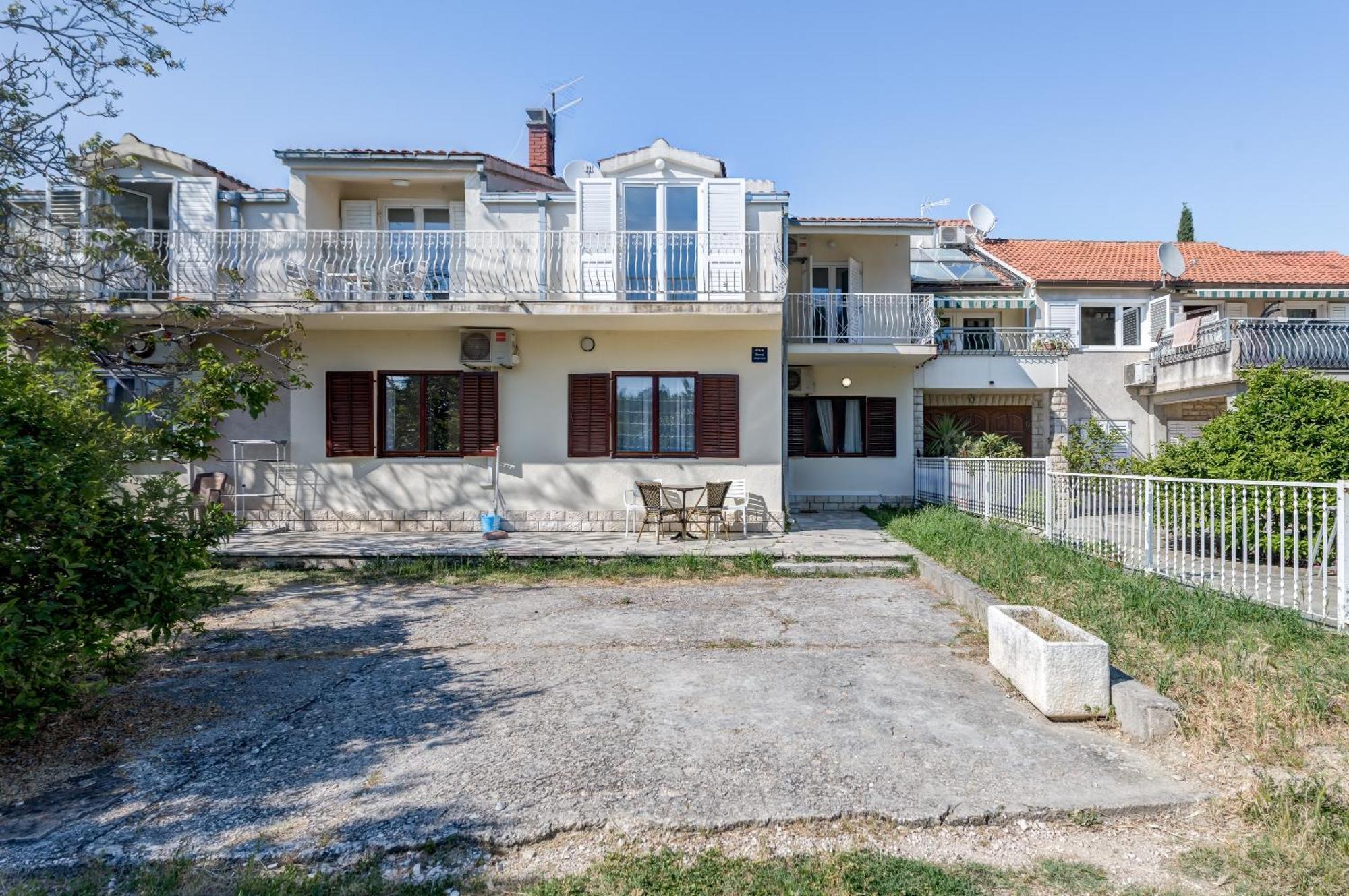 Beachfront Apartment Drazen, With Garden And Parking Split Extérieur photo