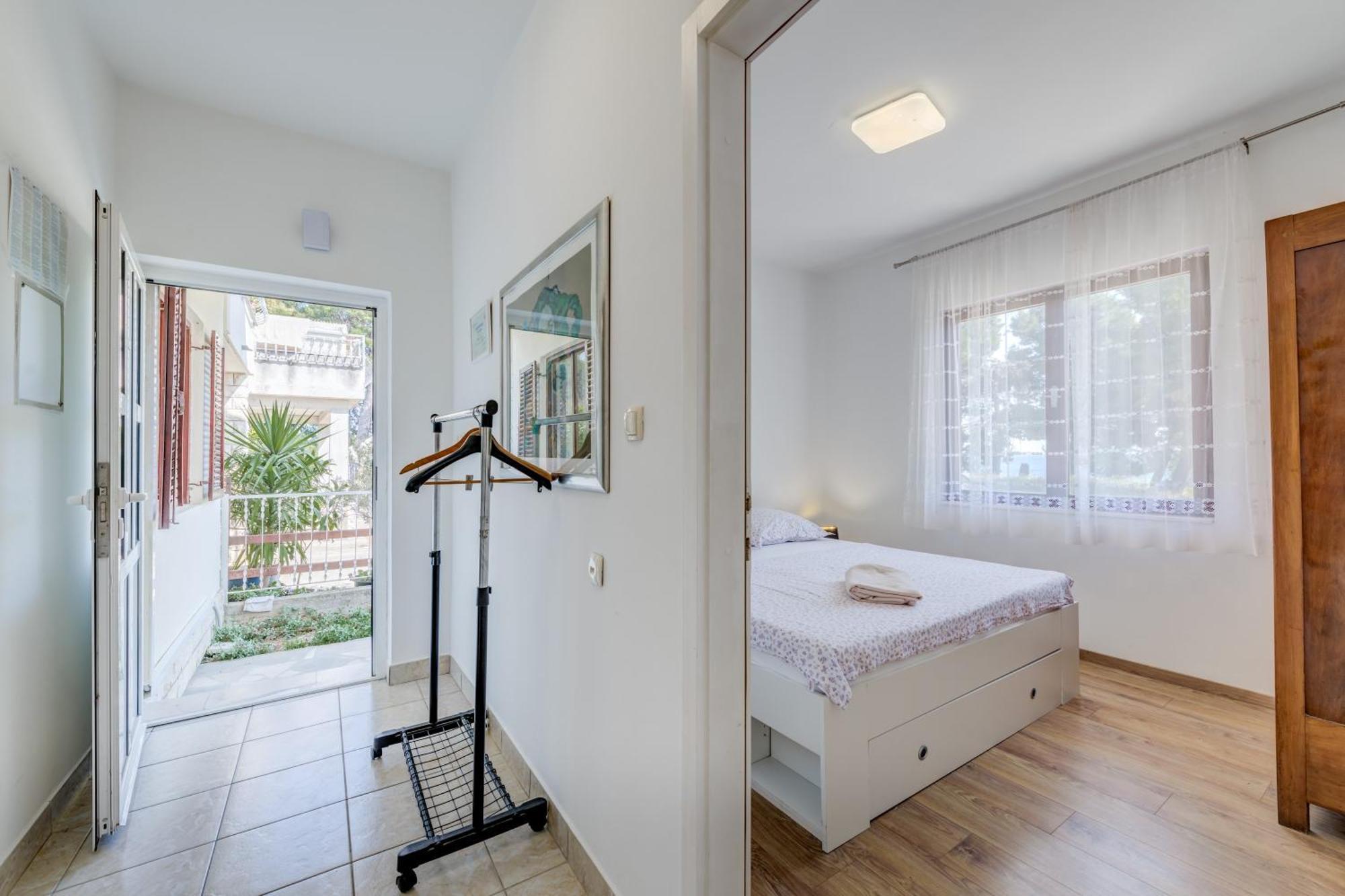 Beachfront Apartment Drazen, With Garden And Parking Split Extérieur photo