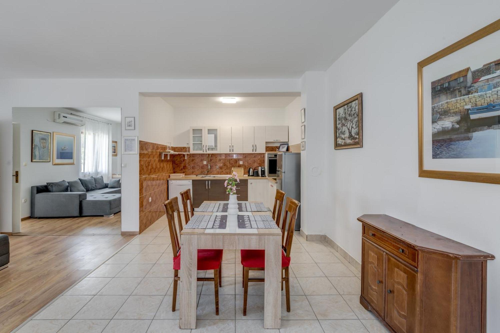 Beachfront Apartment Drazen, With Garden And Parking Split Extérieur photo